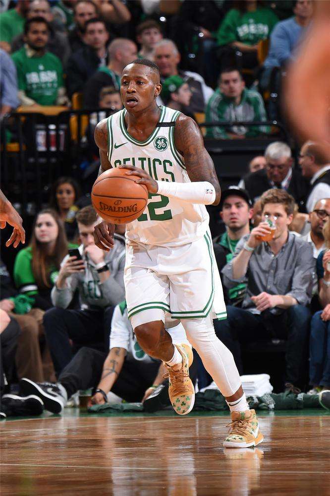 重振旗鼓的 重振旗鼓的